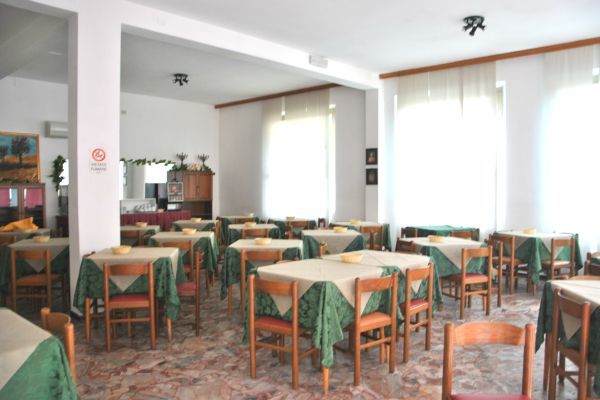 Hotel Luna Rossa Римини Экстерьер фото